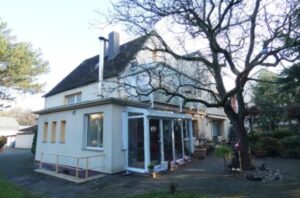 Geräumige 3-Zimmer-Wohnung mit großem Sonnenbalkon im Zweifamilienhaus