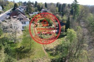 Riesiges Baugrundstück plus 2-Familienhaus an der Balkantrasse in Leverkusen-Opladen!